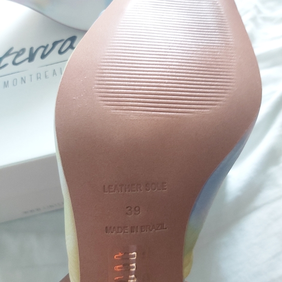 Cute sandals 👡 - Picture 2 of 3